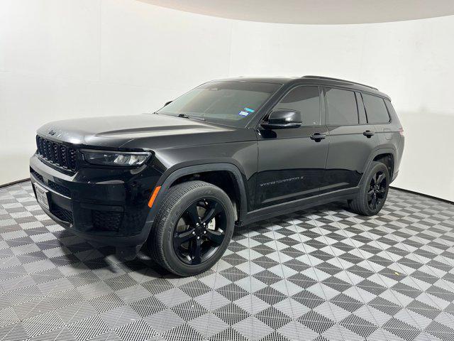 Photo of 2023 Diamond Black Crystal Pearlcoat Jeep Grand Cherokee L