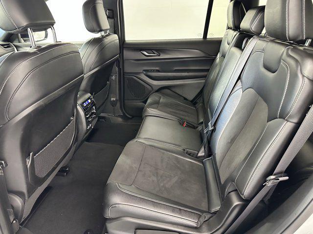 Photo of 2024 Bright White Clearcoat Jeep Grand Cherokee L