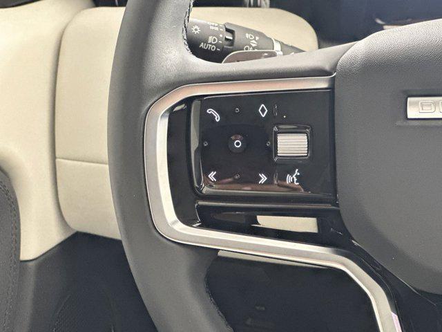 Photo of 2024 Fuji White Land Rover Discovery Sport