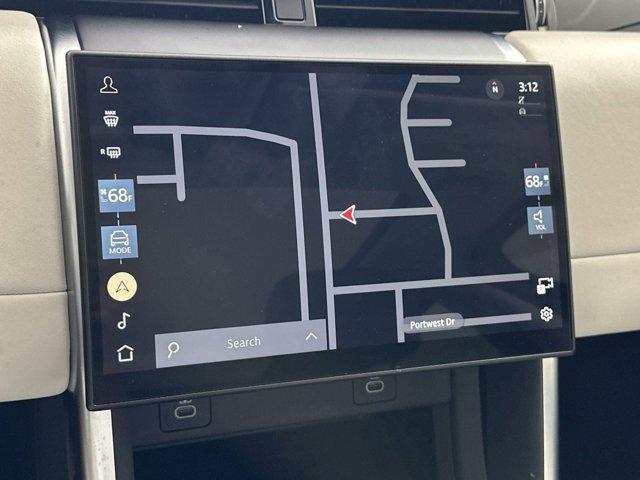 Photo of 2024 Fuji White Land Rover Discovery Sport