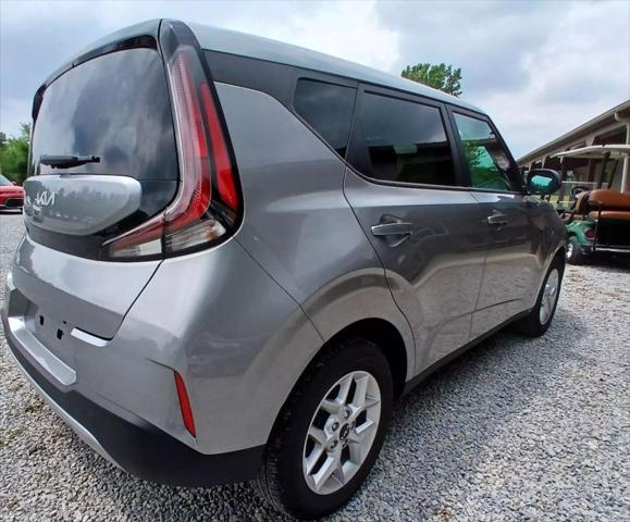 Photo of 2024 Gray Kia Soul