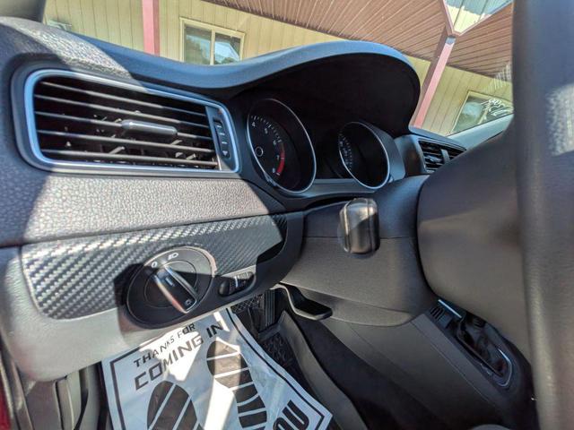 Photo of 2018 Cardinal Red Metallic Volkswagen Jetta