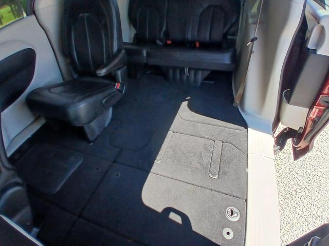 Photo of 2019 Red Chrysler Pacifica