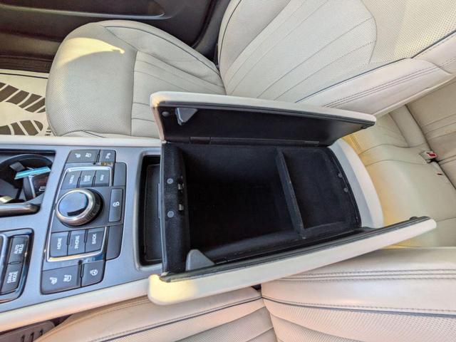 Photo of 2016 Parisian Gray Hyundai Genesis