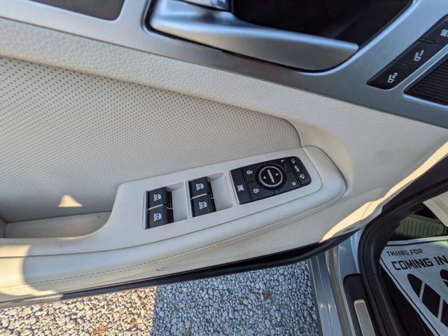 Photo of 2016 Parisian Gray Hyundai Genesis