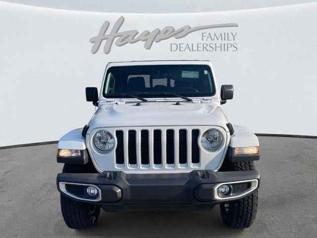 Photo of 2022 Bright White Clearcoat Jeep Gladiator