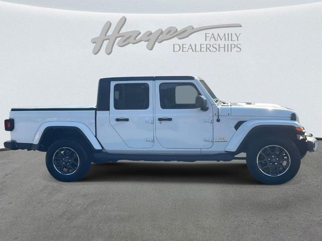 Photo of 2022 Bright White Clearcoat Jeep Gladiator