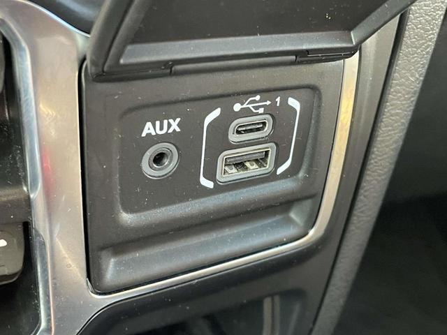 Photo of 2022 Bright White Clearcoat Jeep Gladiator