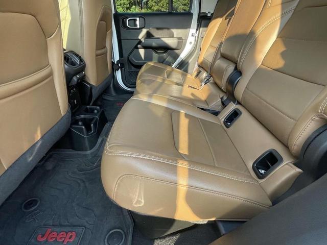 Photo of 2022 Bright White Clearcoat Jeep Gladiator
