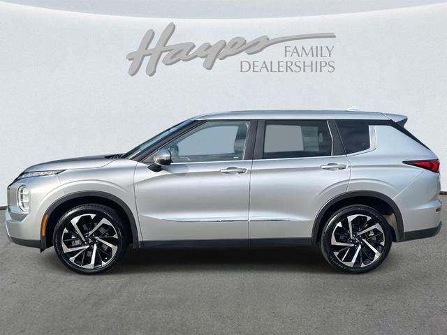 Photo of 2022 Alloy Silver Metallic Mitsubishi Outlander
