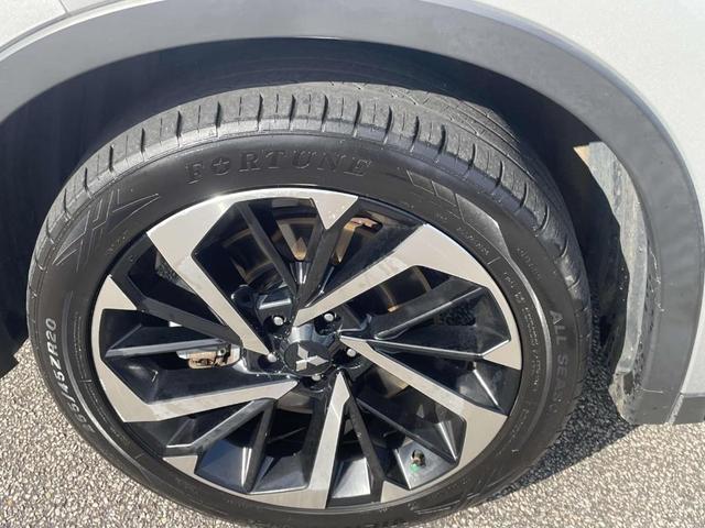 Photo of 2022 Alloy Silver Metallic Mitsubishi Outlander