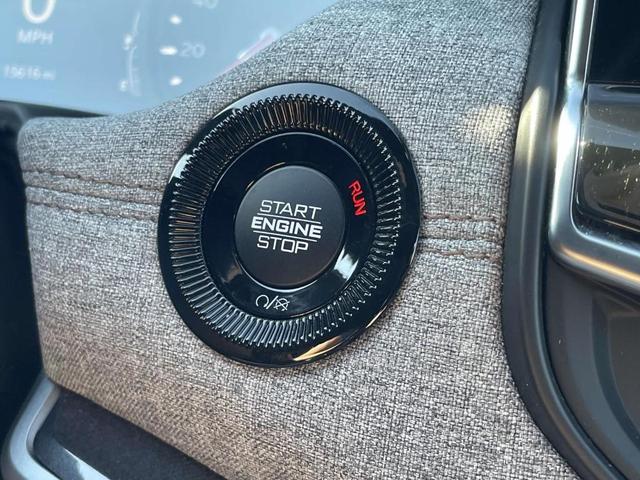 Photo of 2023 Diamond Black Jeep Compass