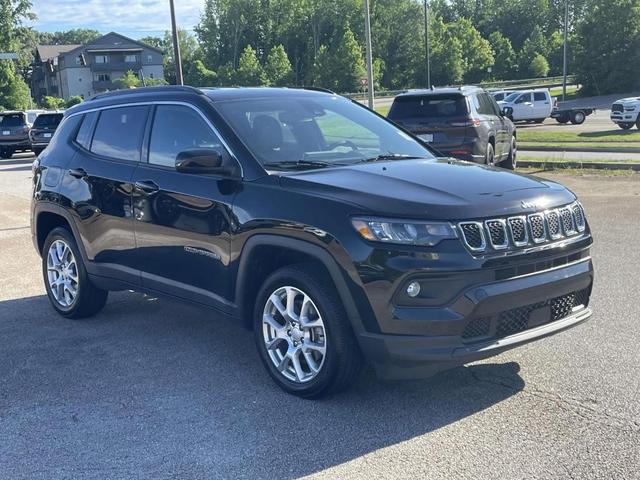 Photo of 2023 Diamond Black Jeep Compass