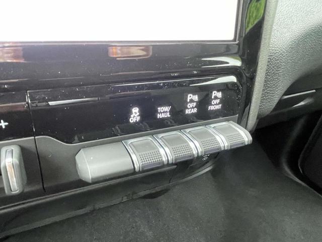 Photo of 2025 Bright White Clearcoat RAM 2500