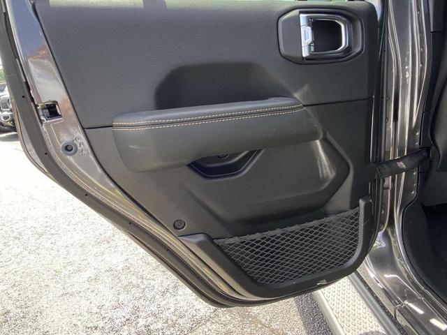 Photo of 2025 Granite Crystal Clearcoat Metallic Jeep Gladiator