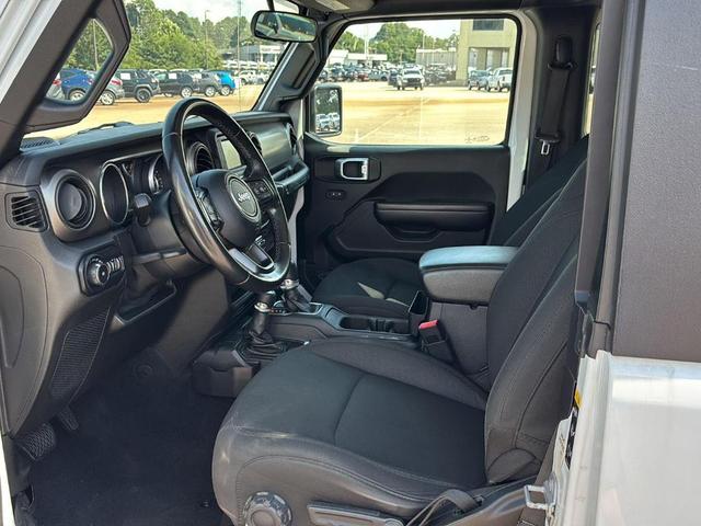 Photo of 2020 Bright White Clearcoat Jeep Wrangler