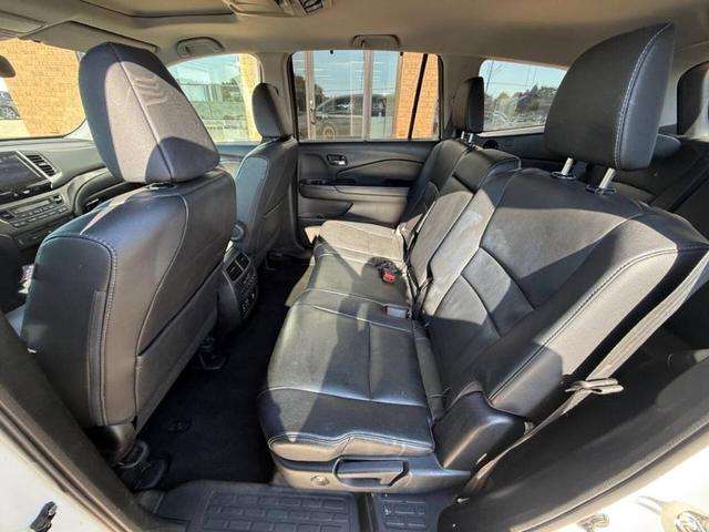 Photo of 2018 White Honda Pilot
