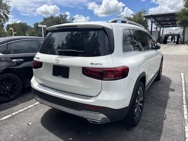 Photo of 2022 Polar White Mercedes-Benz GLB 250