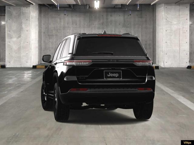 Photo of 2025 Diamond Black Jeep Grand Cherokee