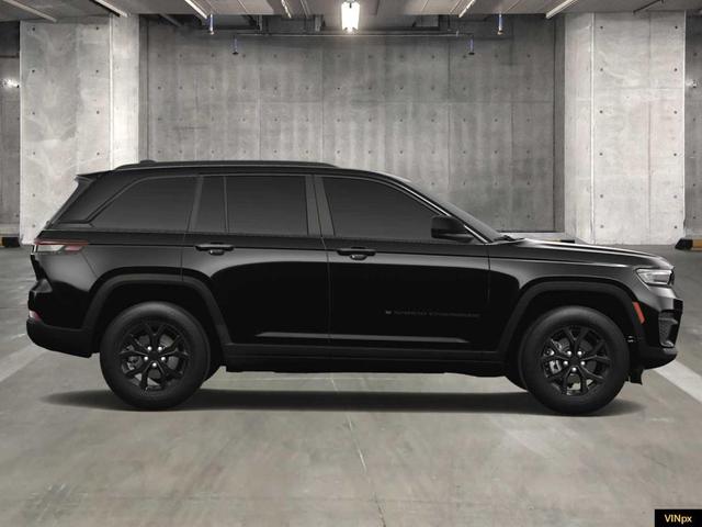 Photo of 2025 Diamond Black Jeep Grand Cherokee
