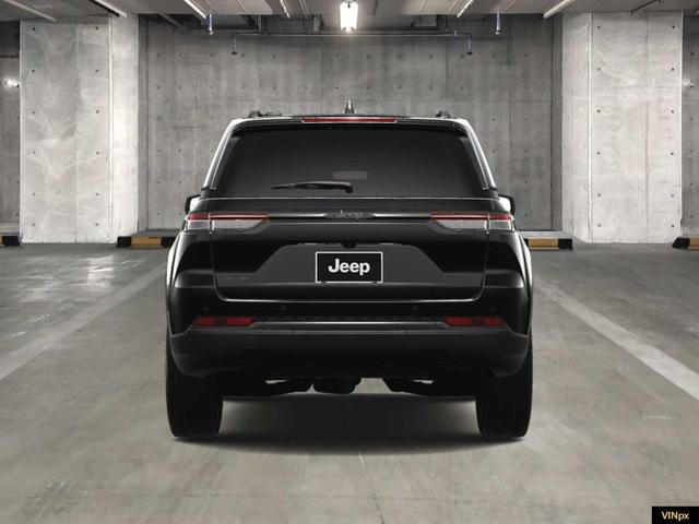 Photo of 2025 Diamond Black Jeep Grand Cherokee