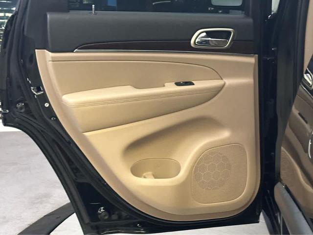 Photo of 2015 Black Forest Green Pearlcoat Jeep Grand Cherokee