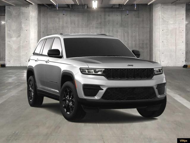 Photo of 2025 Silver Zynith Jeep Grand Cherokee