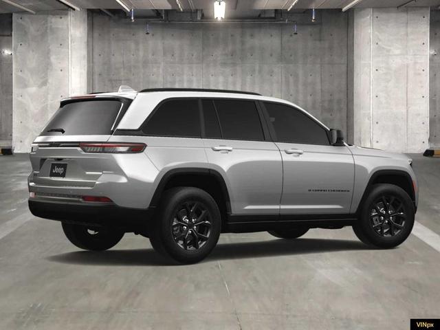 Photo of 2025 Silver Zynith Jeep Grand Cherokee