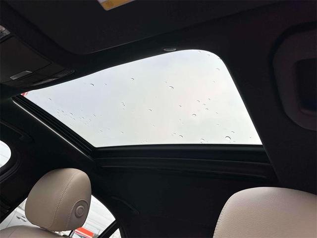 Photo of 2019 Polar White Mercedes-Benz C-Class