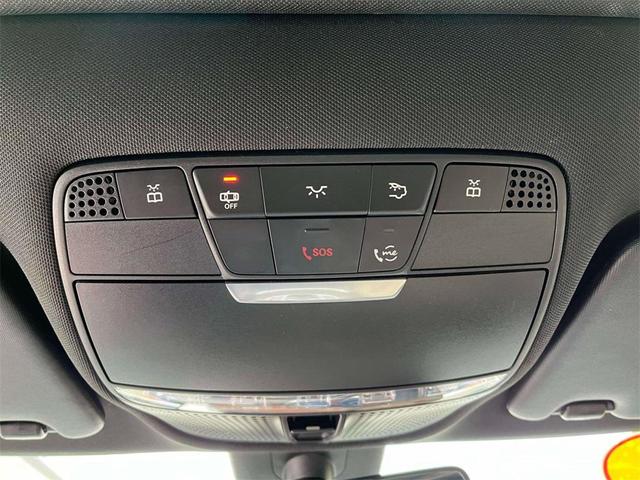 Photo of 2019 Polar White Mercedes-Benz C-Class
