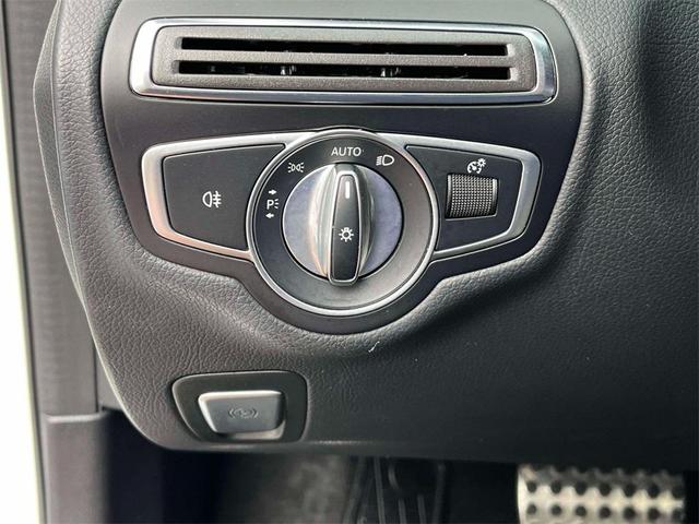 Photo of 2019 Polar White Mercedes-Benz C-Class