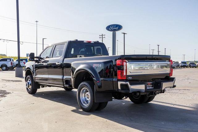 Photo of 2025 Agate Black Metallic Ford F-350