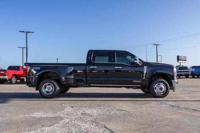 Photo of 2025 Agate Black Metallic Ford F-350