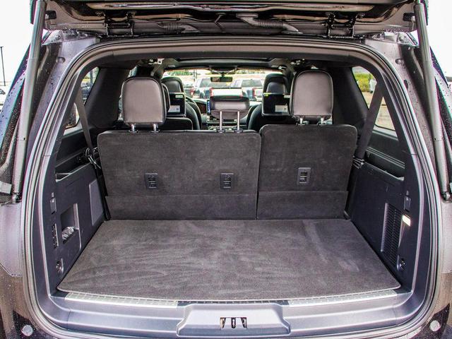 Photo of 2022 Infinite Black Metallic Clearcoat Lincoln Navigator