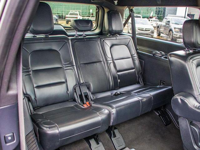 Photo of 2022 Infinite Black Metallic Clearcoat Lincoln Navigator