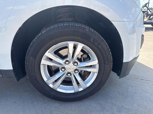 Photo of 2015 Summit White Chevrolet Equinox
