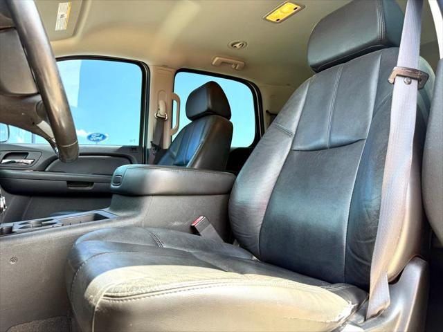 Photo of 2009 White Diamond Clearcoat GMC Yukon