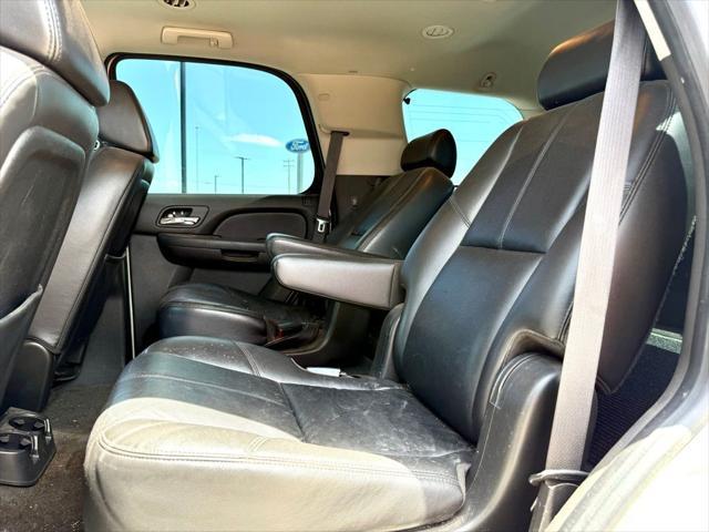 Photo of 2009 White Diamond Clearcoat GMC Yukon