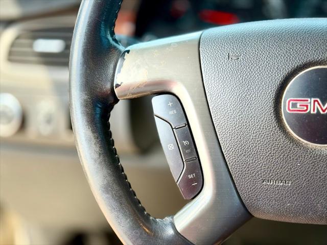 Photo of 2009 White Diamond Clearcoat GMC Yukon