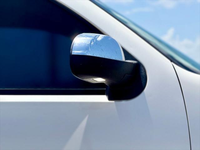 Photo of 2009 White Diamond Clearcoat GMC Yukon