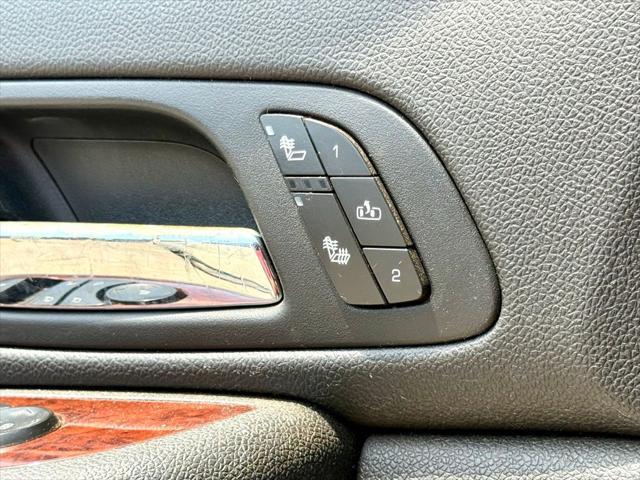 Photo of 2009 White Diamond Clearcoat GMC Yukon