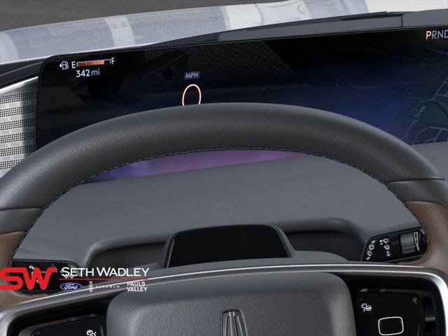 Photo of 2025 Gray Mist Metallic Tri-Coat Lincoln Navigator