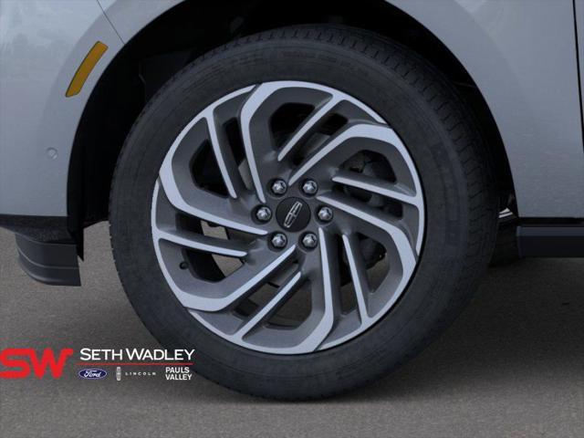 Photo of 2025 Gray Mist Metallic Tri-Coat Lincoln Navigator