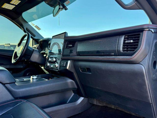 Photo of 2022 Star White Metallic Tri-Coat Ford Expedition