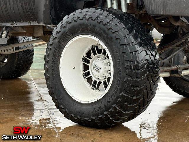 Photo of 2001 Oxford White Clearcoat Ford Excursion