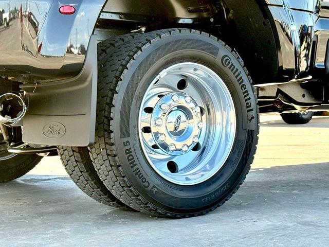 Photo of 2025 Agate Black Metallic Ford F-450