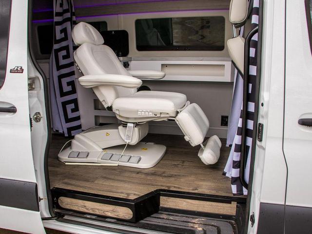 Photo of 2023 Arctic White Mercedes-Benz Sprinter 2500