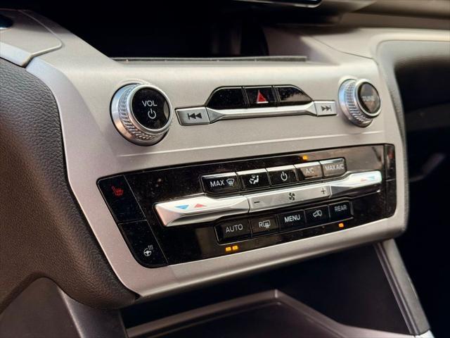 Photo of 2023 Agate Black Metallic Ford Explorer