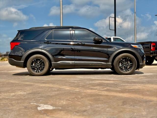 Photo of 2023 Agate Black Metallic Ford Explorer