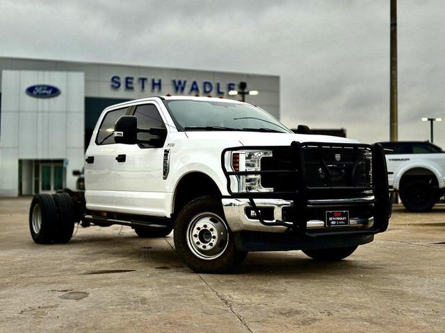 Photo of 2019 Oxford White Ford F-350